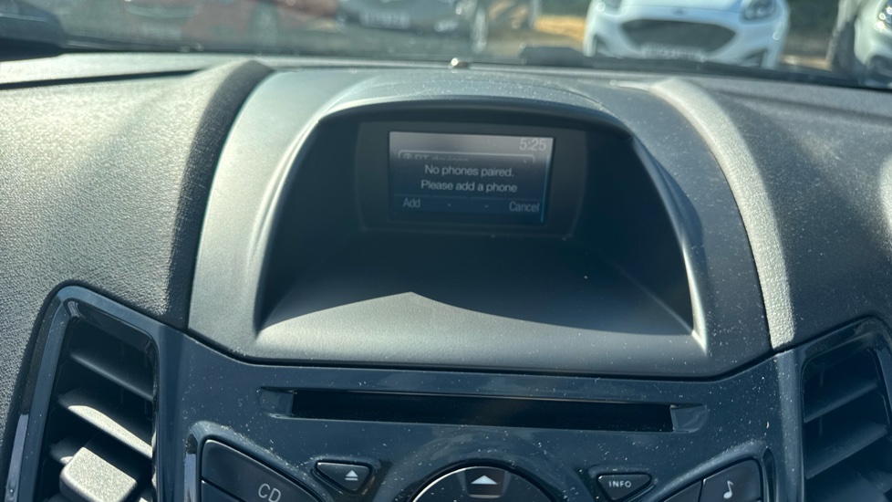 Ford Fiesta 1.0 EcoBoost Zetec 5dr Petrol Hatchback - Image 30