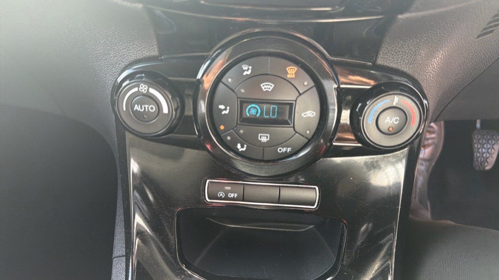 Ford Fiesta 1.0 EcoBoost Titanium 5dr Petrol Hatchback - Image 29