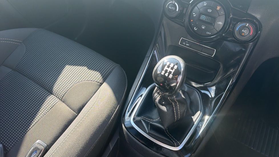 Ford Fiesta 1.0 EcoBoost Titanium 5dr Petrol Hatchback - Image 30