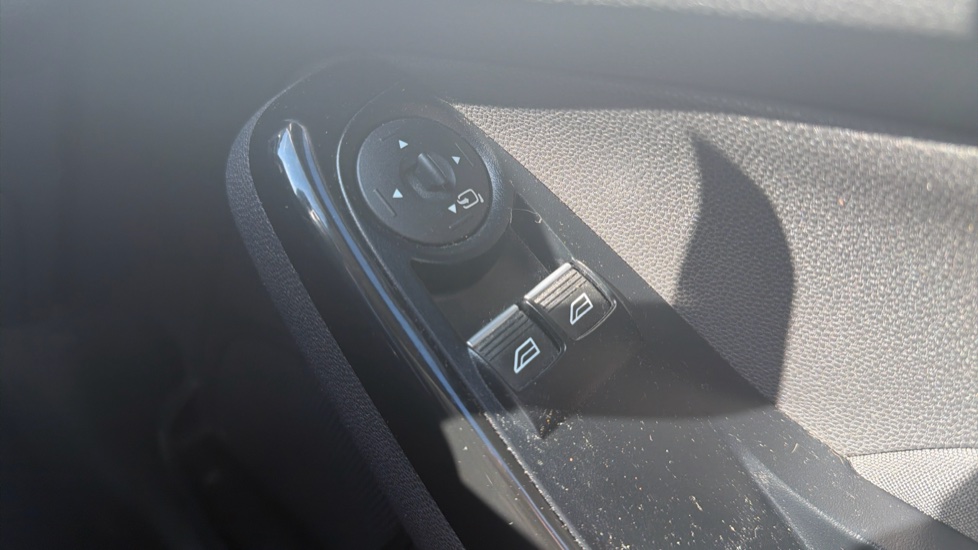 Ford Fiesta 1.0 EcoBoost Titanium 5dr Petrol Hatchback - Image 36