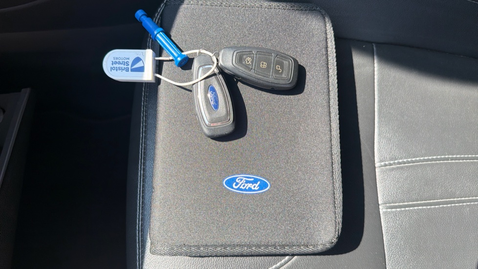 Ford Kuga 1.6 EcoBoost 180 Titanium X 5dr Auto Petrol Estate - Image 19