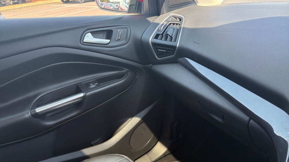 Ford Kuga 1.6 EcoBoost 180 Titanium X 5dr Auto Petrol Estate - Image 37