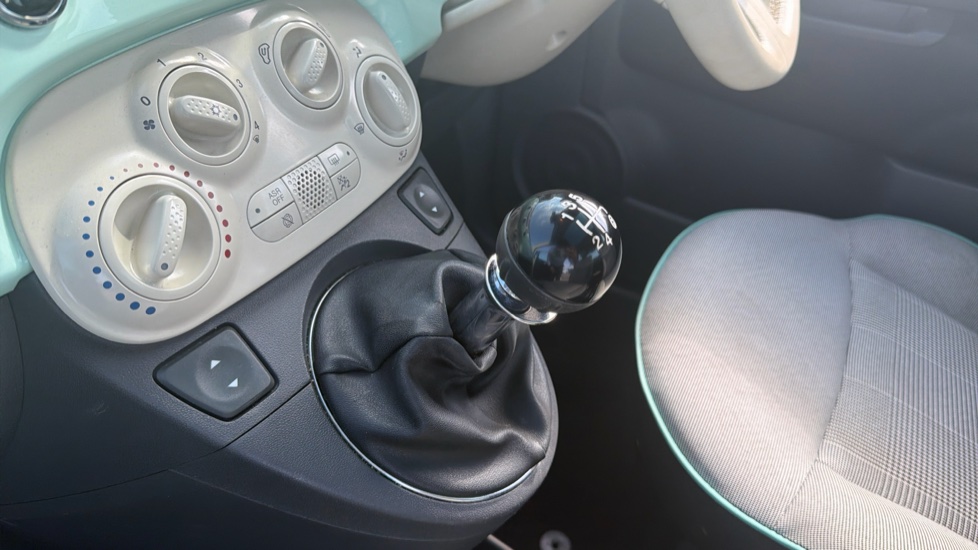 Fiat 500 1.2 Lounge 3dr [Start Stop] Petrol Hatchback - Image 13