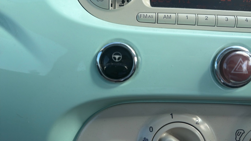 Fiat 500 1.2 Lounge 3dr [Start Stop] Petrol Hatchback - Image 29