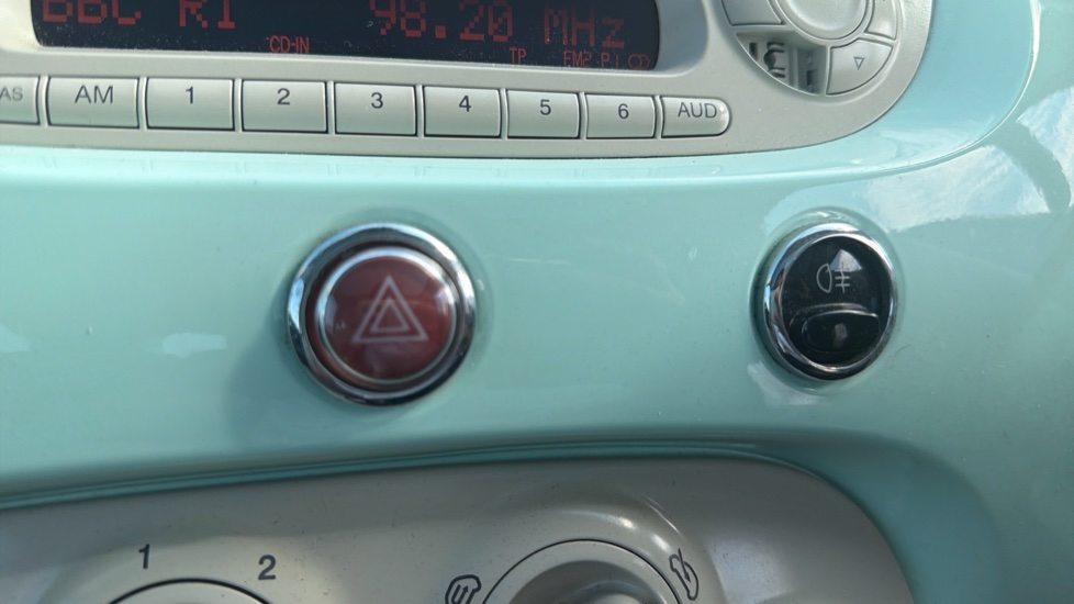 Fiat 500 1.2 Lounge 3dr [Start Stop] Petrol Hatchback - Image 30