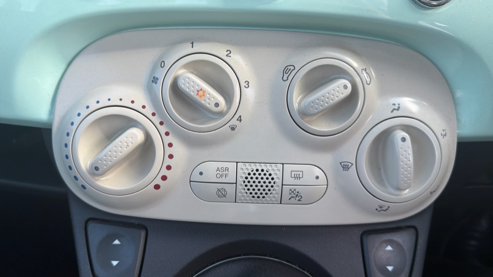 Fiat 500 1.2 Lounge 3dr [Start Stop] Petrol Hatchback - Image 31