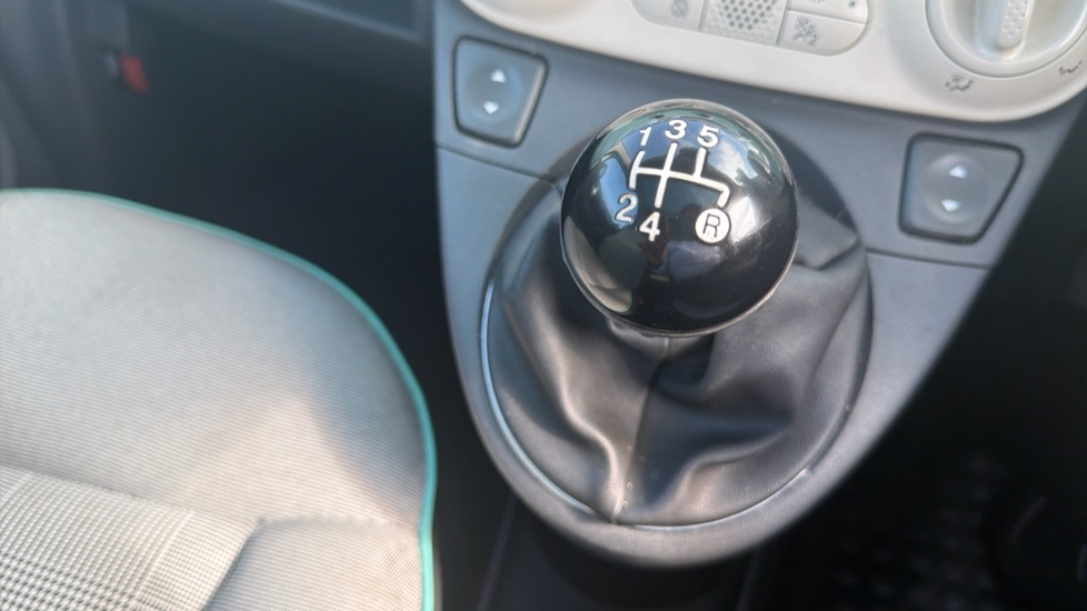 Fiat 500 1.2 Lounge 3dr [Start Stop] Petrol Hatchback - Image 33