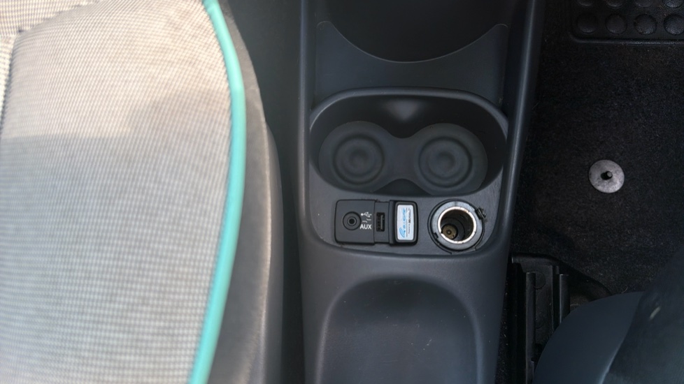 Fiat 500 1.2 Lounge 3dr [Start Stop] Petrol Hatchback - Image 34