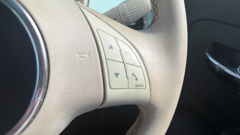 Fiat 500 1.2 Lounge 3dr [Start Stop] Petrol Hatchback - Image 36