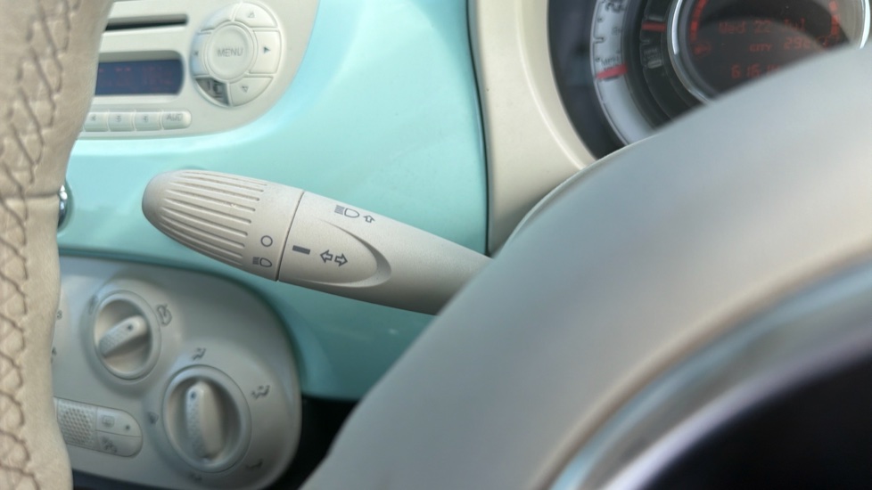 Fiat 500 1.2 Lounge 3dr [Start Stop] Petrol Hatchback - Image 38