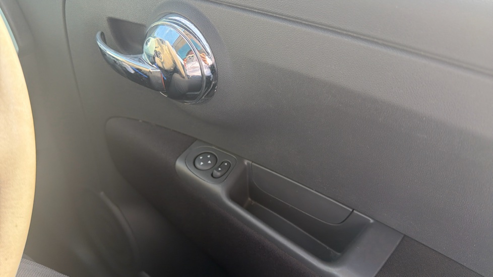 Fiat 500 1.2 Lounge 3dr [Start Stop] Petrol Hatchback - Image 39