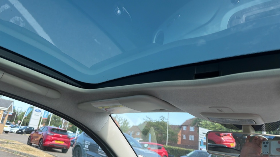Fiat 500 1.2 Lounge 3dr [Start Stop] Petrol Hatchback - Image 41