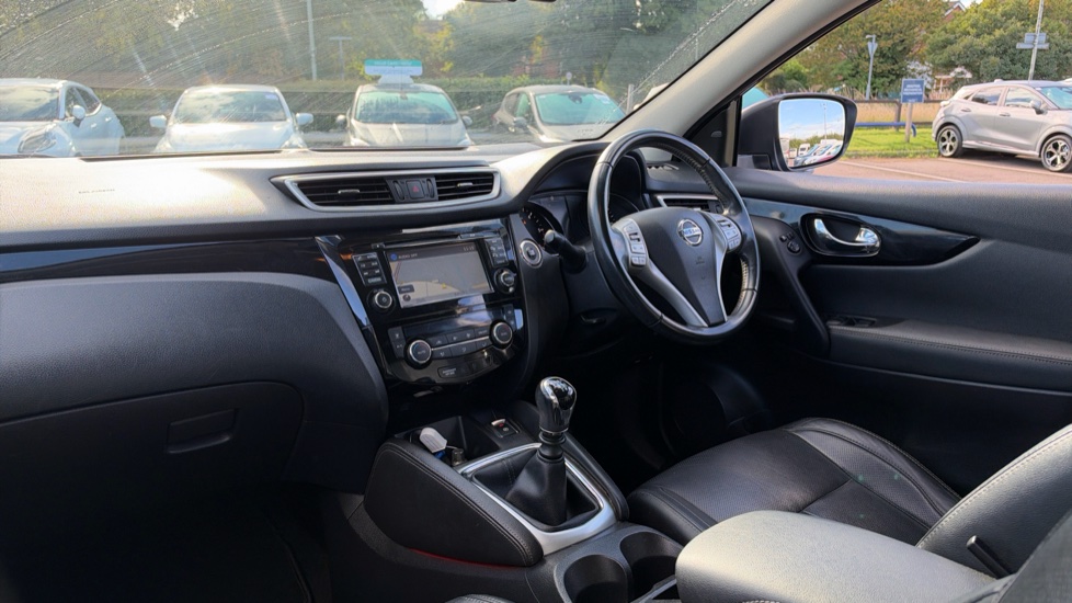 Nissan Qashqai 1.5 dCi Tekna 5dr Diesel Hatchback - Image 9
