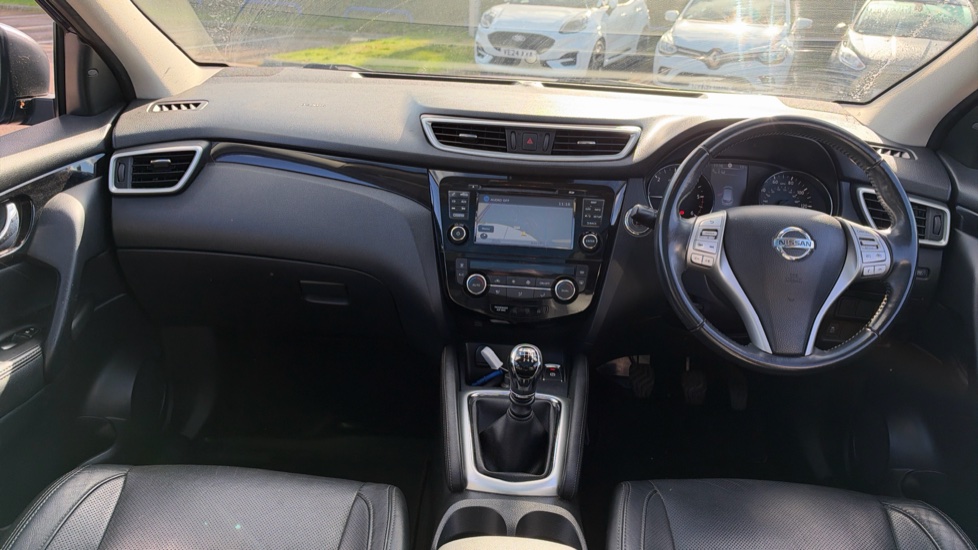 Nissan Qashqai 1.5 dCi Tekna 5dr Diesel Hatchback - Image 10