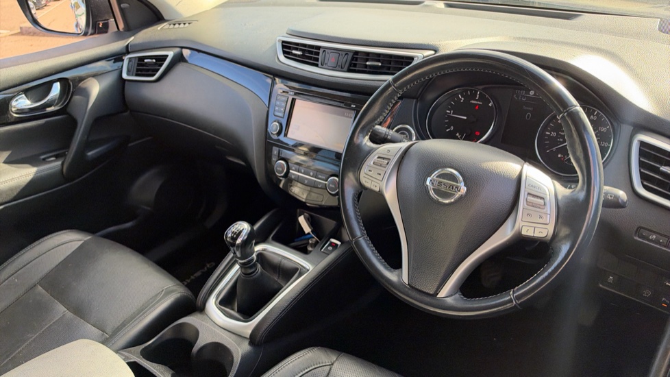 Nissan Qashqai 1.5 dCi Tekna 5dr Diesel Hatchback - Image 11