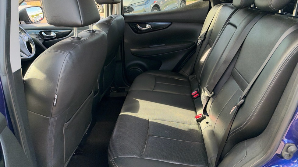 Nissan Qashqai 1.5 dCi Tekna 5dr Diesel Hatchback - Image 16