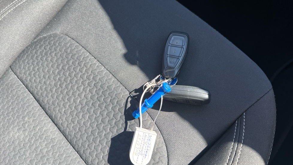 Ford Kuga 1.5 TDCi Zetec 5dr 2WD Diesel Estate - Image 20
