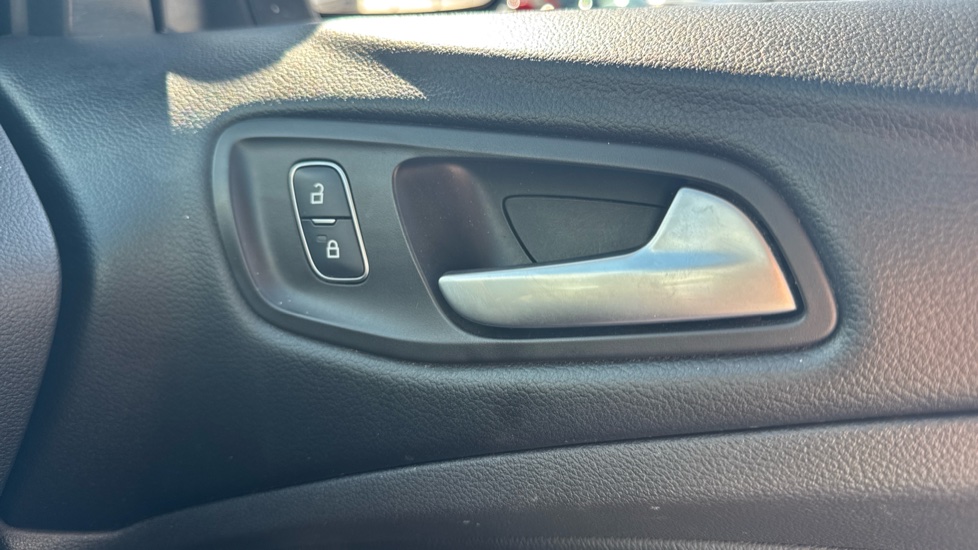 Ford Kuga 1.5 TDCi Zetec 5dr 2WD Diesel Estate - Image 24