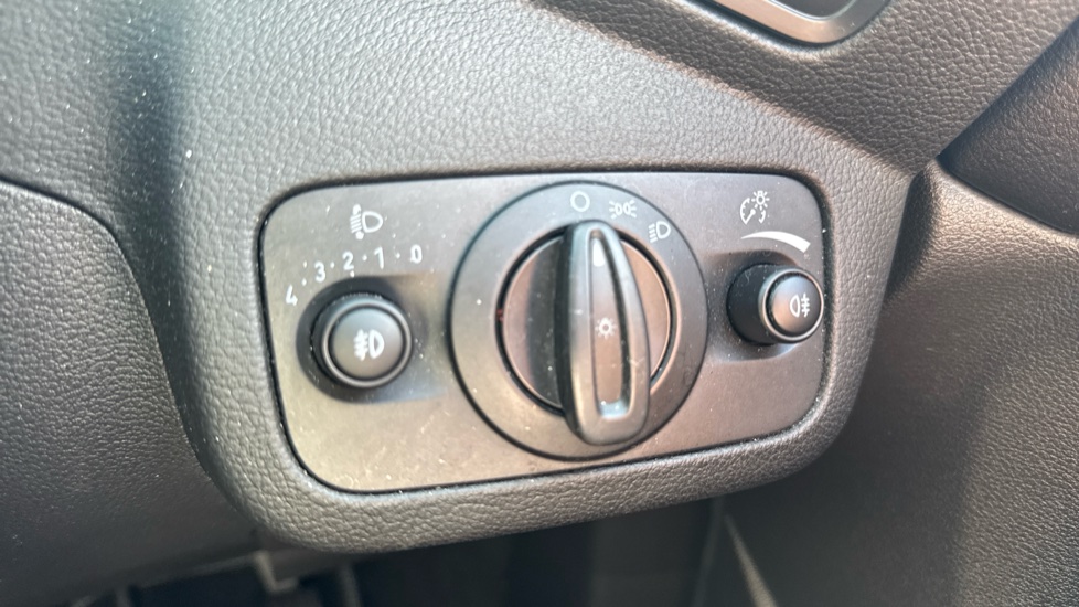 Ford Kuga 1.5 TDCi Zetec 5dr 2WD Diesel Estate - Image 25