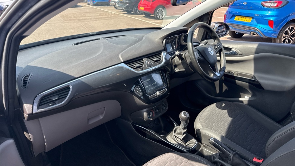 Vauxhall Corsa 1.4 SE Nav 5dr Petrol Hatchback - Image 9
