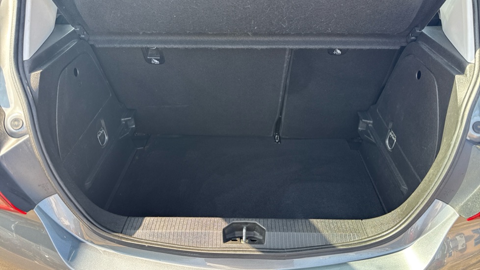 Vauxhall Corsa 1.4 SE Nav 5dr Petrol Hatchback - Image 23