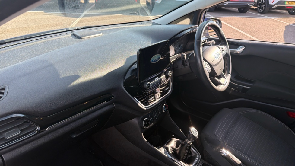 Ford Fiesta 1.1 Zetec 5dr Petrol Hatchback - Image 9