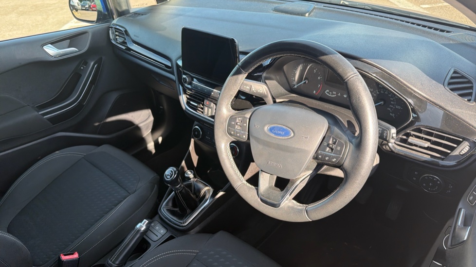 Ford Fiesta 1.1 Zetec 5dr Petrol Hatchback - Image 11