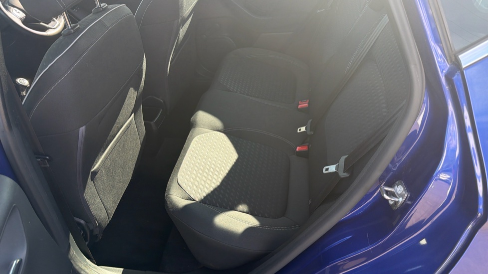Ford Fiesta 1.1 Zetec 5dr Petrol Hatchback - Image 16