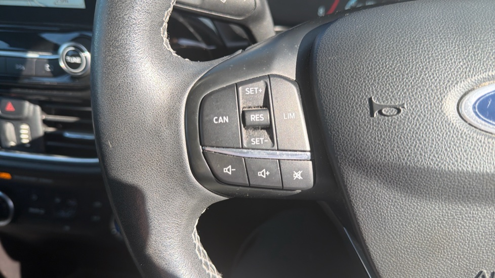 Ford Fiesta 1.1 Zetec 5dr Petrol Hatchback - Image 25