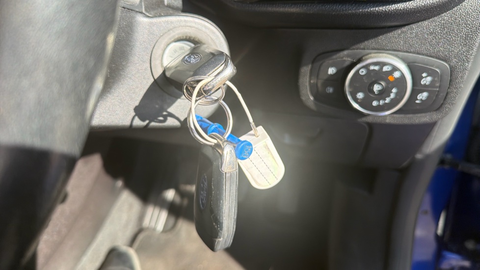 Ford Fiesta 1.1 Zetec 5dr Petrol Hatchback - Image 28