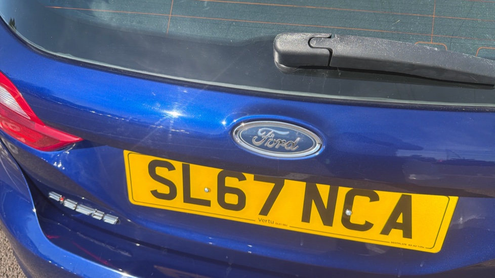Ford Fiesta 1.1 Zetec 5dr Petrol Hatchback - Image 33