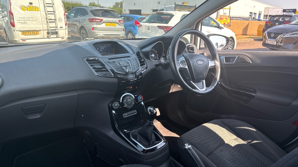 Ford Fiesta 1.0 Zetec 5dr Petrol Hatchback - Image 9