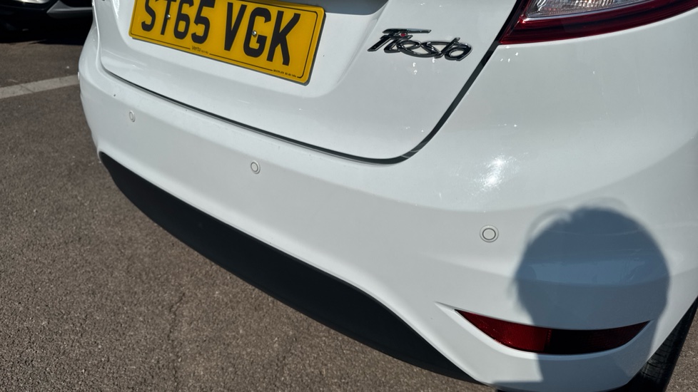 Ford Fiesta 1.0 Zetec 5dr Petrol Hatchback - Image 31