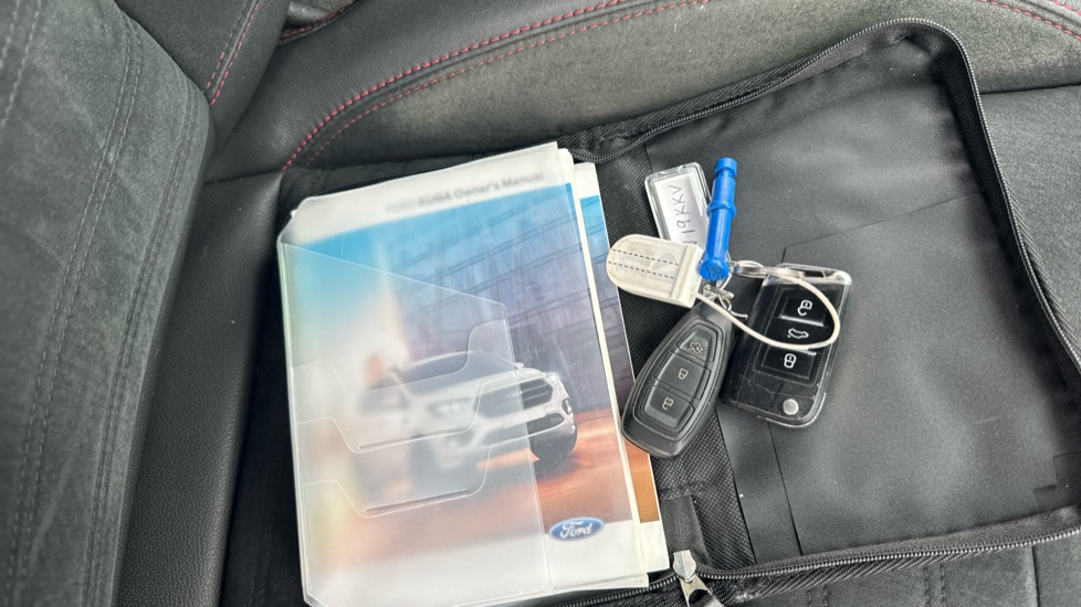 Ford Kuga 1.5 TDCi ST-Line 5dr 2WD Diesel Estate - Image 19