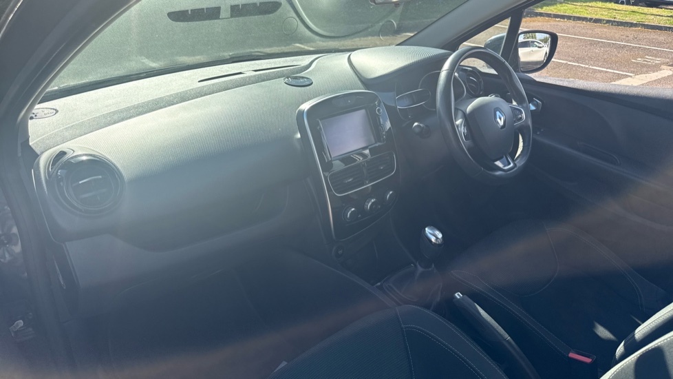 Renault Clio 0.9 TCE 90 Dynamique Nav 5dr Petrol Hatchback - Image 9