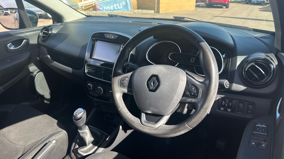 Renault Clio 0.9 TCE 90 Dynamique Nav 5dr Petrol Hatchback - Image 11