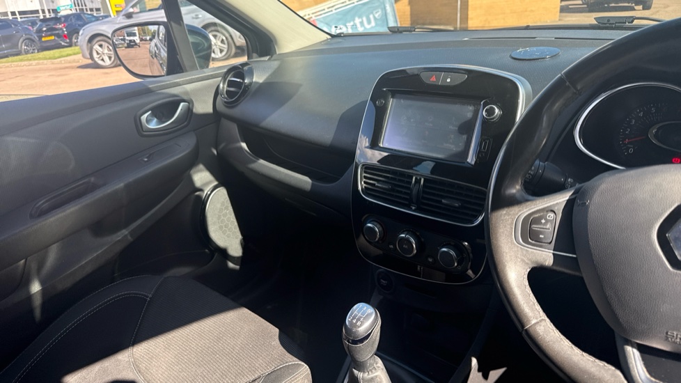 Renault Clio 0.9 TCE 90 Dynamique Nav 5dr Petrol Hatchback - Image 14