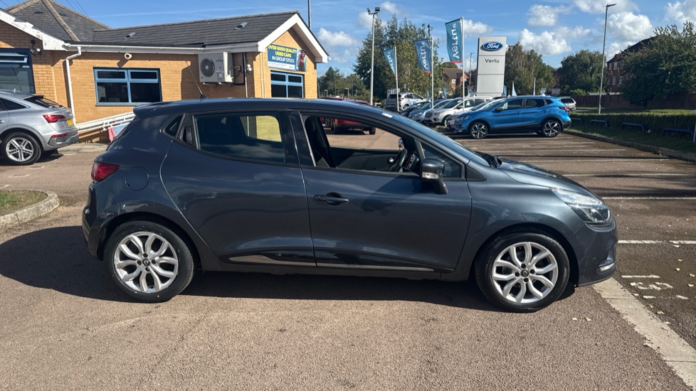 Renault Clio 0.9 TCE 90 Dynamique Nav 5dr Petrol Hatchback - Image 23