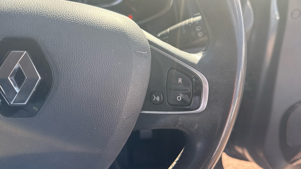 Renault Clio 0.9 TCE 90 Dynamique Nav 5dr Petrol Hatchback - Image 31