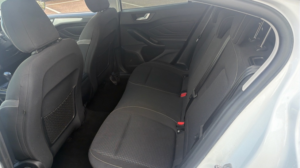 Ford Focus 1.0 EcoBoost 125 Zetec 5dr Petrol Hatchback - Image 16