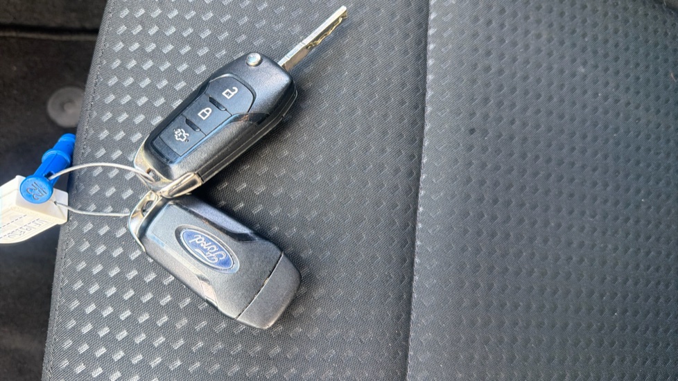 Ford Focus 1.0 EcoBoost 125 Zetec 5dr Petrol Hatchback - Image 20