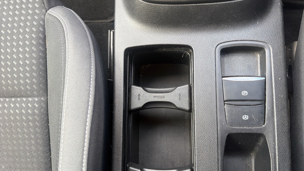 Ford Focus 1.0 EcoBoost 125 Zetec 5dr Petrol Hatchback - Image 34