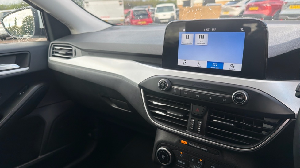 Ford Focus 1.0 EcoBoost 125 Zetec 5dr Petrol Hatchback - Image 42