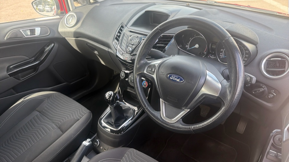 Ford Fiesta 1.25 82 Zetec 5dr Petrol Hatchback - Image 11