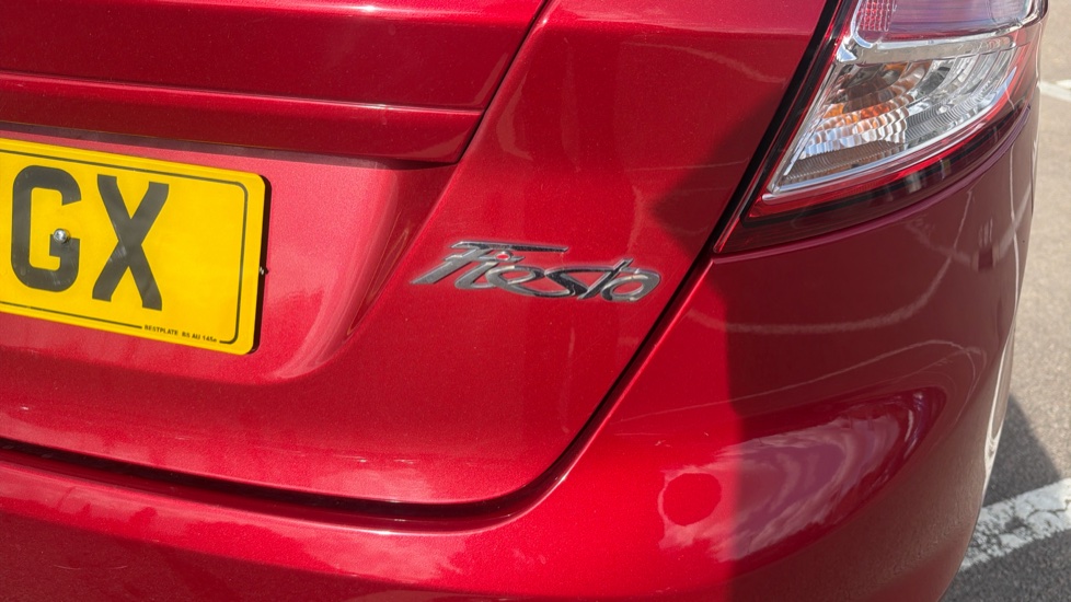 Ford Fiesta 1.25 82 Zetec 5dr Petrol Hatchback - Image 21