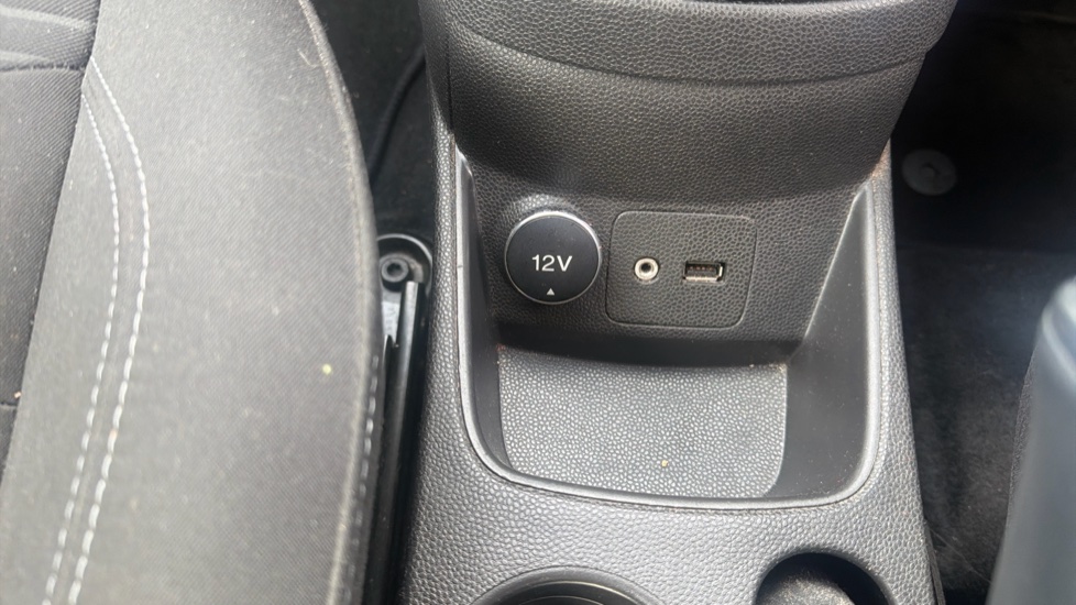 Ford Fiesta 1.25 82 Zetec 5dr Petrol Hatchback - Image 29