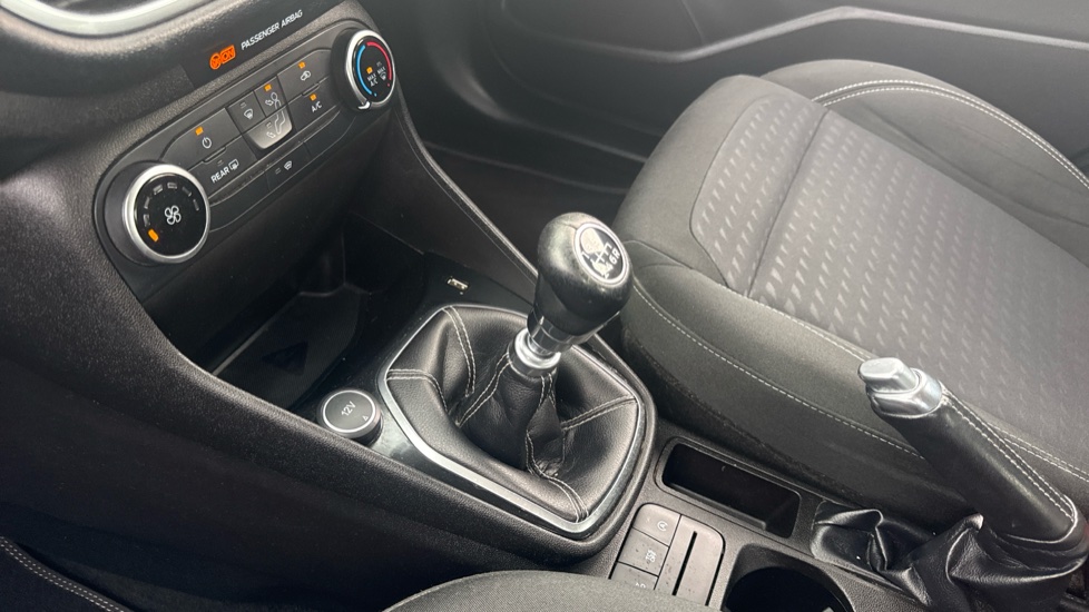 Ford Fiesta 1.0 EcoBoost Zetec 5dr Petrol Hatchback - Image 13
