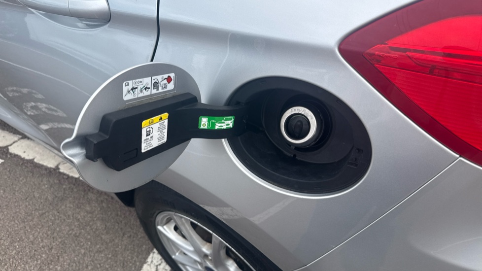 Ford Fiesta 1.0 EcoBoost Zetec 5dr Petrol Hatchback - Image 24