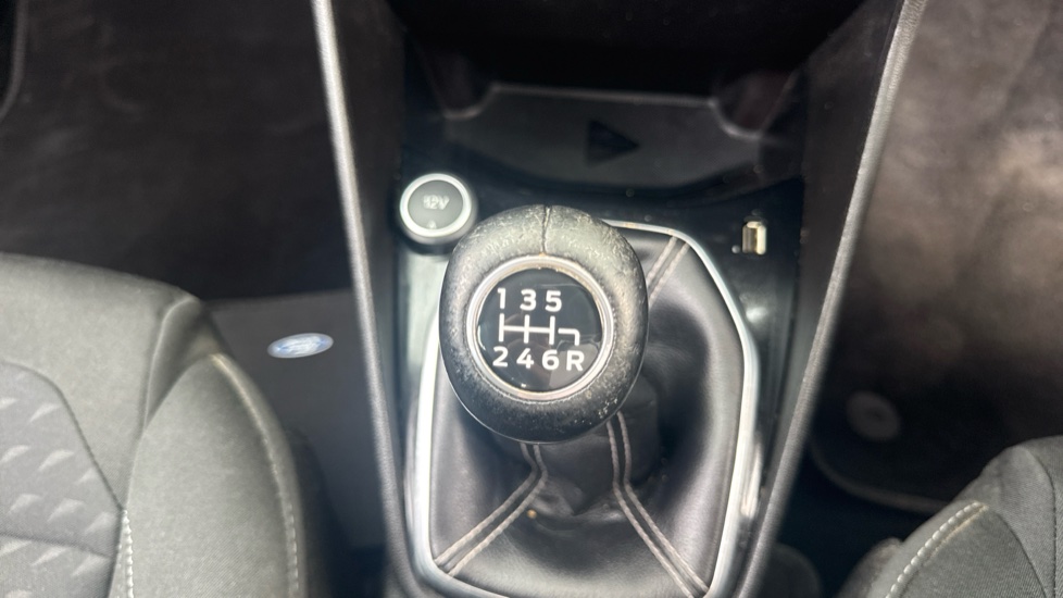 Ford Fiesta 1.0 EcoBoost Zetec 5dr Petrol Hatchback - Image 33