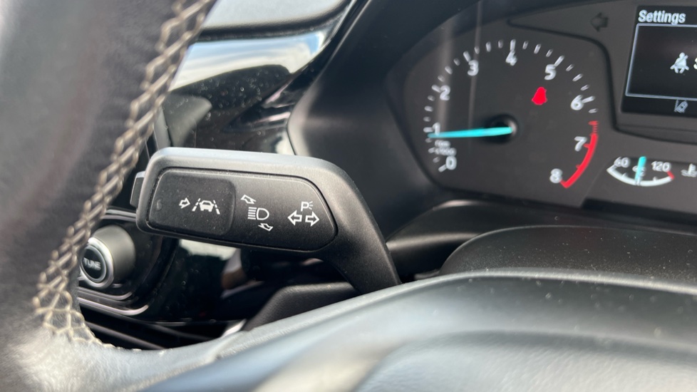 Ford Fiesta 1.0 EcoBoost Zetec 5dr Petrol Hatchback - Image 25